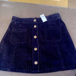 Gap Kids Size 14 Girls Black Corduroy Skirt with 2 front pockets and buttons